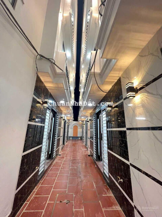 BÁN NHÀ RẺ NHẤT TRONG ĐÊ YÊN NGHĨA, CÁCH BẾN XE 300M, DT 33M2, 5 TẦNG, 10M RA ĐƯỜNG Ô TÔ,CHỈ 2.1 TỶ