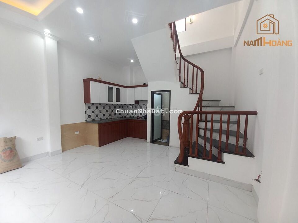 Nhà Mỗ Lao gần BigC Hà Đông 5T 3PN, ô tô cách 50m