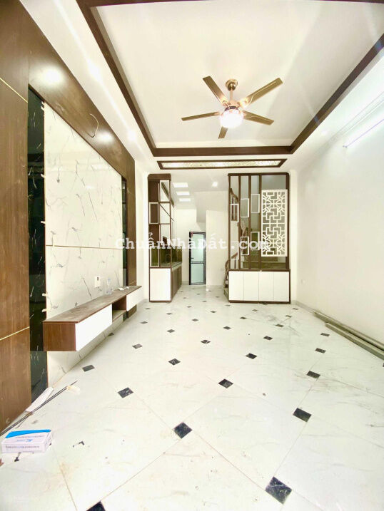 Nhà đẹp, lô góc ở Dương Nội, đi bộ ra Aeon Mall và Lê Trọng Tấn, dt 34m2, 5 tầng. Chỉ 2.75 tỷ