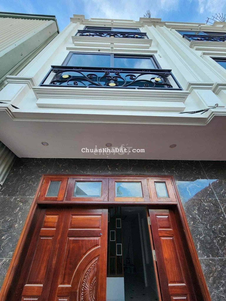 Nhà Hà Dfoong 40 m oto gần nhà . cách quốc lộ 6 chỉ 200 m