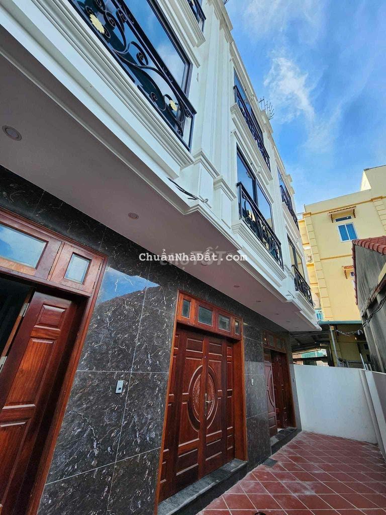 Nhà Hà Dfoong 40 m oto gần nhà . cách quốc lộ 6 chỉ 200 m