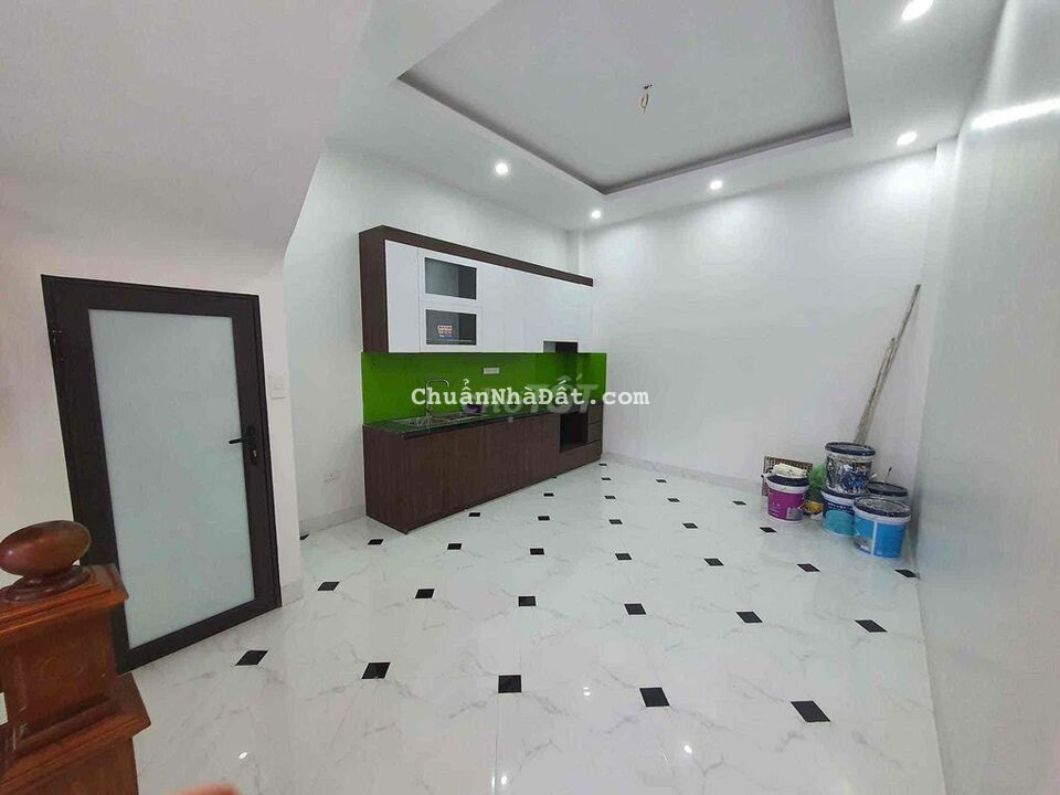 Nhà Hà Dfoong 40 m oto gần nhà . cách quốc lộ 6 chỉ 200 m