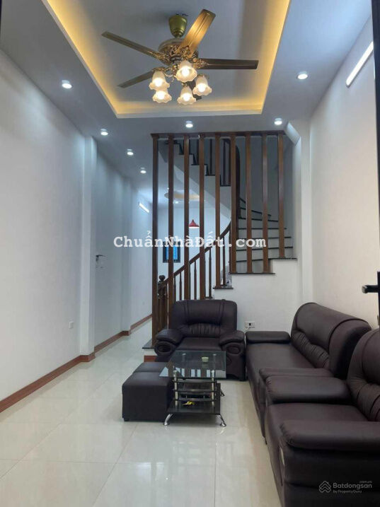 Hàng xóm Đô Nghĩa nhà tổ 12 Yên Nghĩa DT 40m 4 tầng oto để ngày đêm cách 10m có sân để 10xe máy 3ty