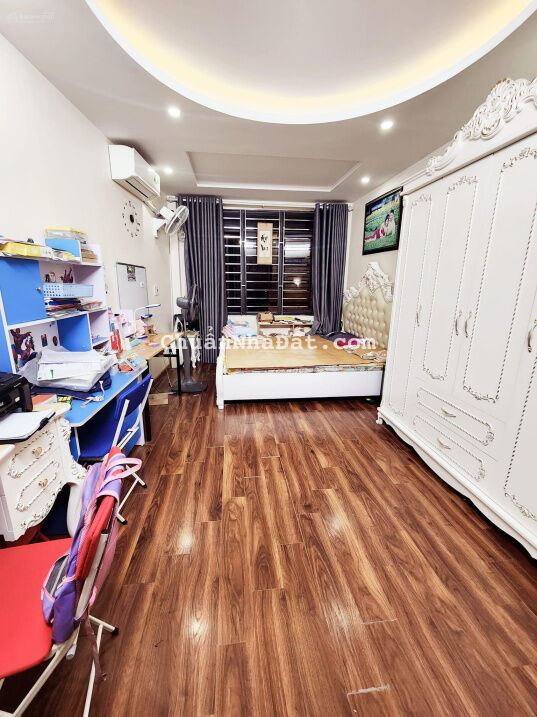 Bán nhà Tô Hiệu Hà Đông, 2 thoáng, ngõ thông, nhà đẹp ở ngay, 40m2, 4 tỷ