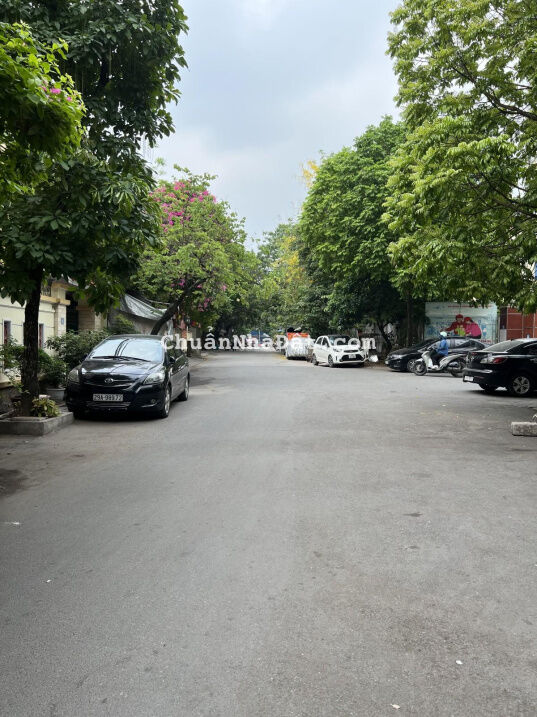 Bán nhà 4 tầng Vạn Phúc, Hà Đông 42m2 ô tô đỗ cửa nhỉnh 5 tỷ, liên hệ 0975385981