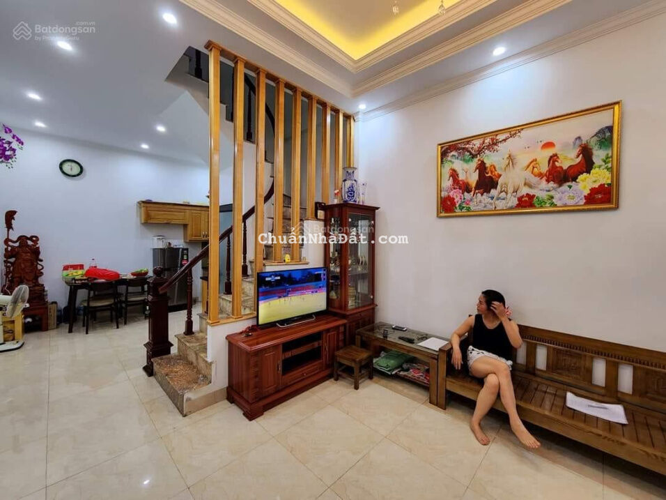 Bán nhà Bà Triệu, Hà Đông, dân xây, 1 nhà ra phố, nhà đẹp ở ngay, 43m2, 4,1 tỷ