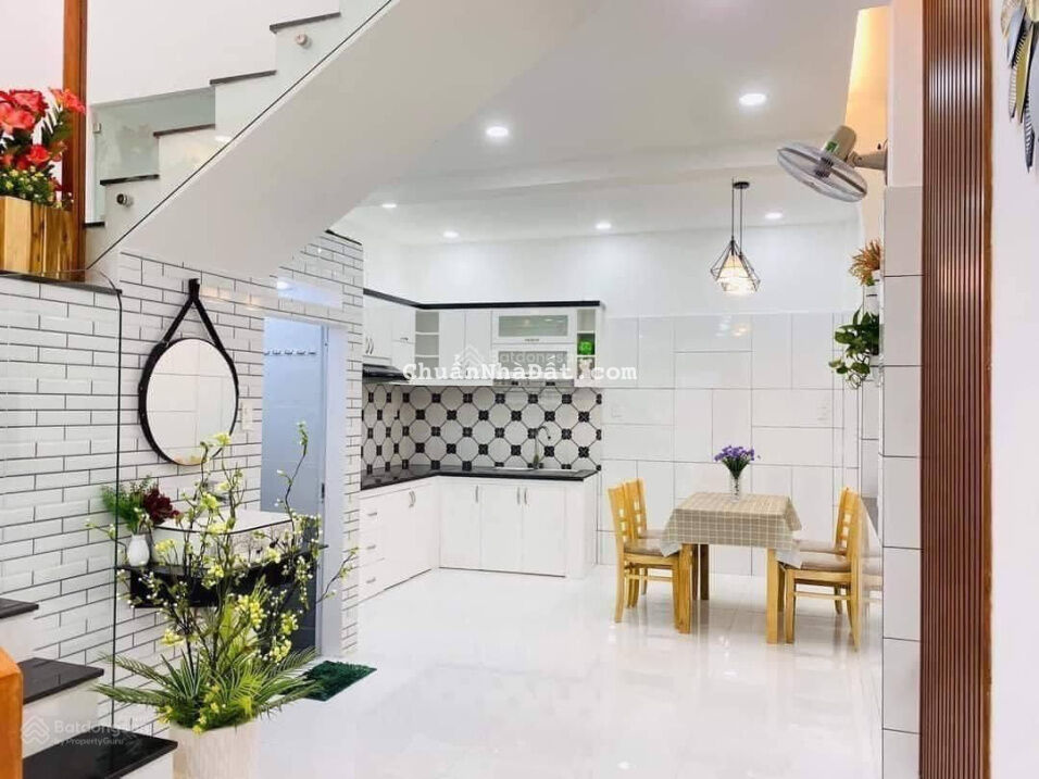 Bán nhà ở Văn Quán Hà Đông 5tỷ ôtô vào nhà 45m2x4T MT 3,8m 2 mặt ngõ thoáng, vị trí quá đẹp. Quá rẻ