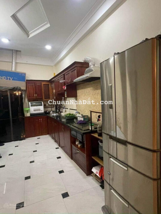 Bán mảnh đất rộng tặng nhà 3 tầng tại Phố Lụa, Hà Đông, DT 70m2, MT 4.5m, giá 6 tỷ bất chấp đầu tư