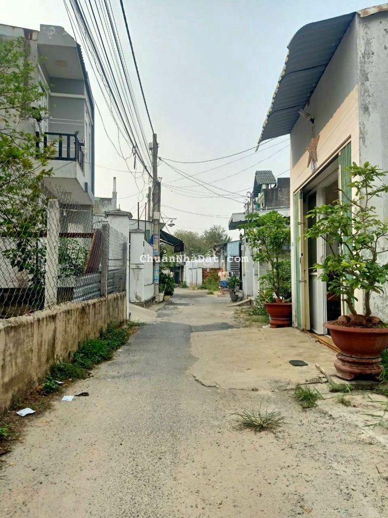 🆀🆄🅰 🅁🄴 5*19m- Ngay Chợ Hóc Môn- Giá 2.4 tỷ