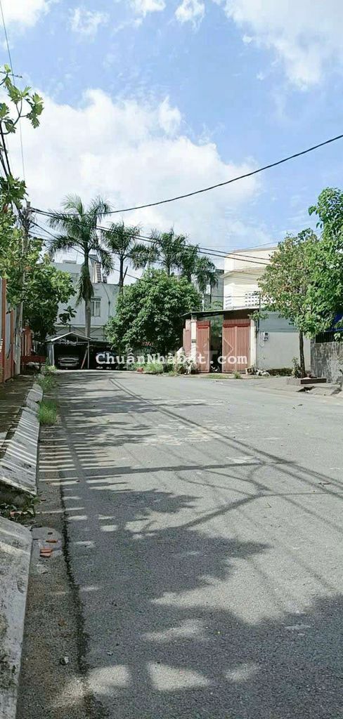 Ngộp bank hạ giá mạnh bán nhà 1T1L 5*20m mt nhựa 8m gần chợ Bà Điểm Ngộp bank hạ giá mạnh bán nhà 1T1L 5*20m mt nhựa 8m gần chợ Bà Điểm