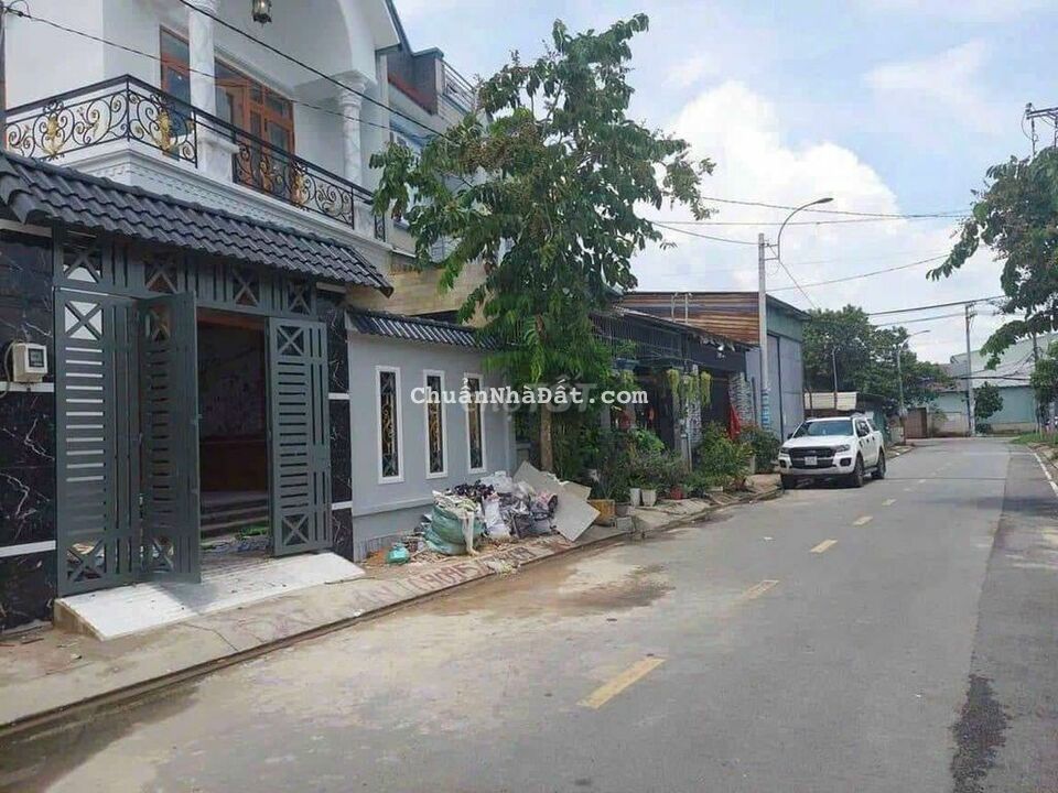 Chủ cần tiền bán căn biệt thự tâm huyết 7*15m Shr MT đg 10m ở XTT