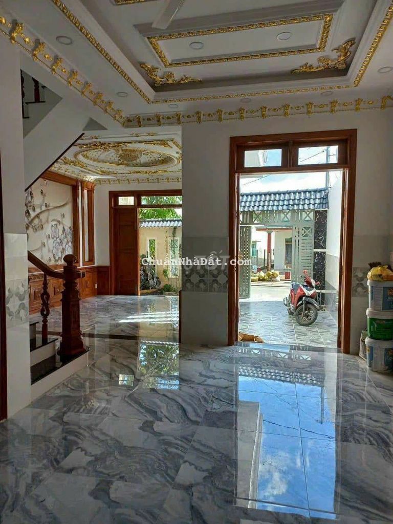 Chủ cần tiền bán căn biệt thự tâm huyết 7*15m Shr MT đg 10m ở XTT