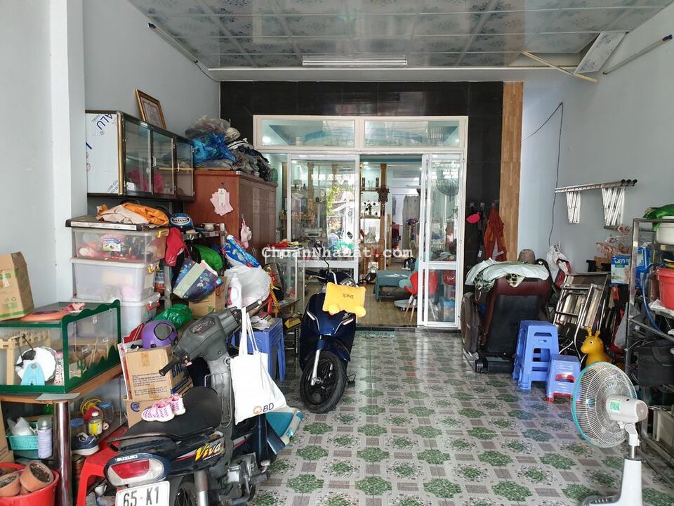 Nhà mặt tiền DT 4.75x25, gần chợ Xuân Thới Thượng-Hóc Môn