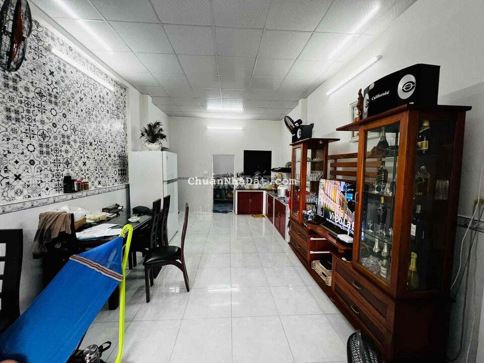 GẤP BÁN NHÀ NHỊ BÌNH NGAY NHÀ THỜ TÂN QUY 9x14m, 2 TẤM, GIÁ CHỈ H 3TỶ