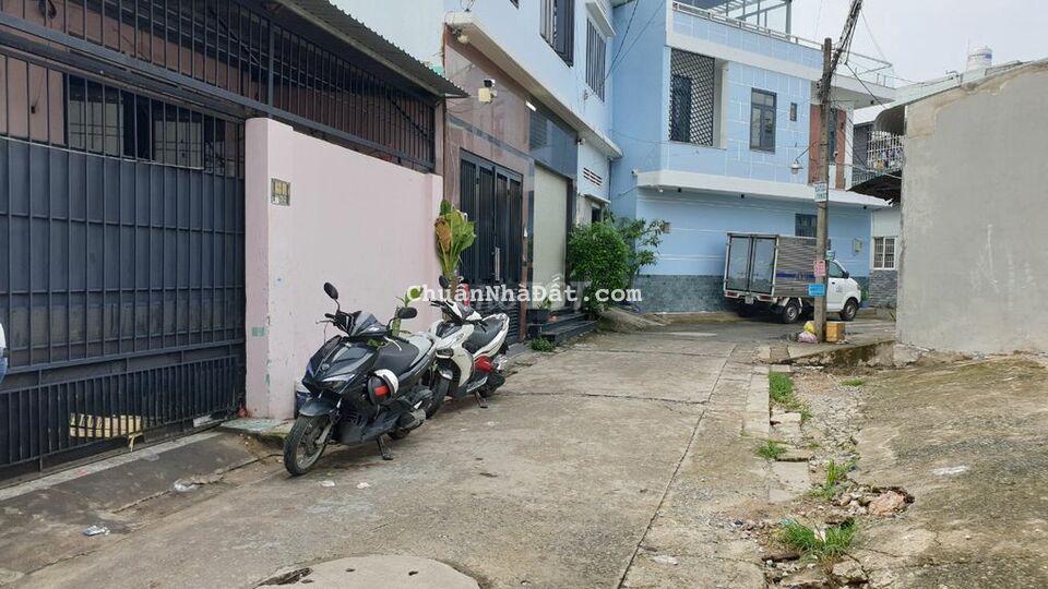 Bán gấp kho 7.5x20, đường 6m, gần chợ đầu mối Hóc Môn (QL22)