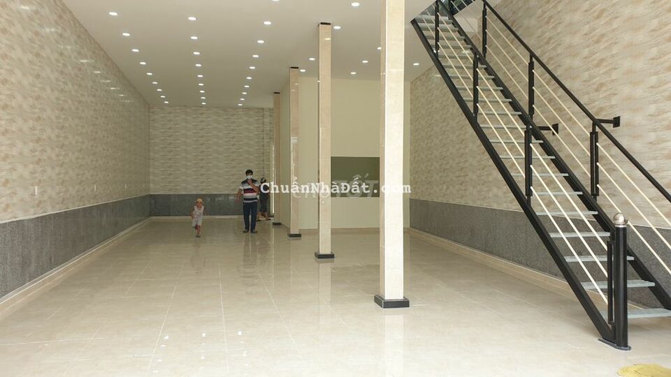 Xưởng mới 01 lầu 8m x 33m, mặt tiền Huỳnh Thị Mài, Tân Hiêp-Hóc Môn