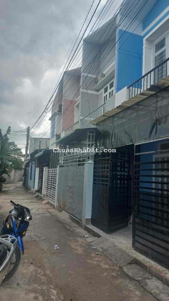 Nhà Đẹp Giá Rẻ, ngay trung tâm chợ,trường, Nhà mới chỉ việc dọn vào ở