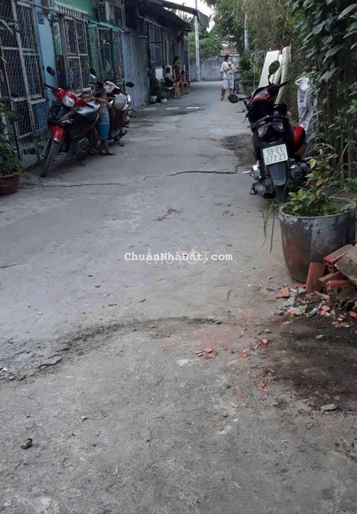 Chủ cần bán gấp nhà shr 4x20 cấp 4 đường 3.5m xuân thới thượng .hm