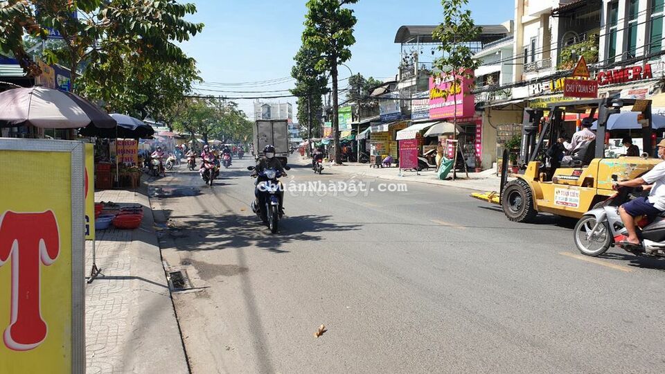 Nhà lầu 5x18m mặt tiền Nguyễn Ảnh Thủ, gần chợ Bà Điểm - Hóc Môn