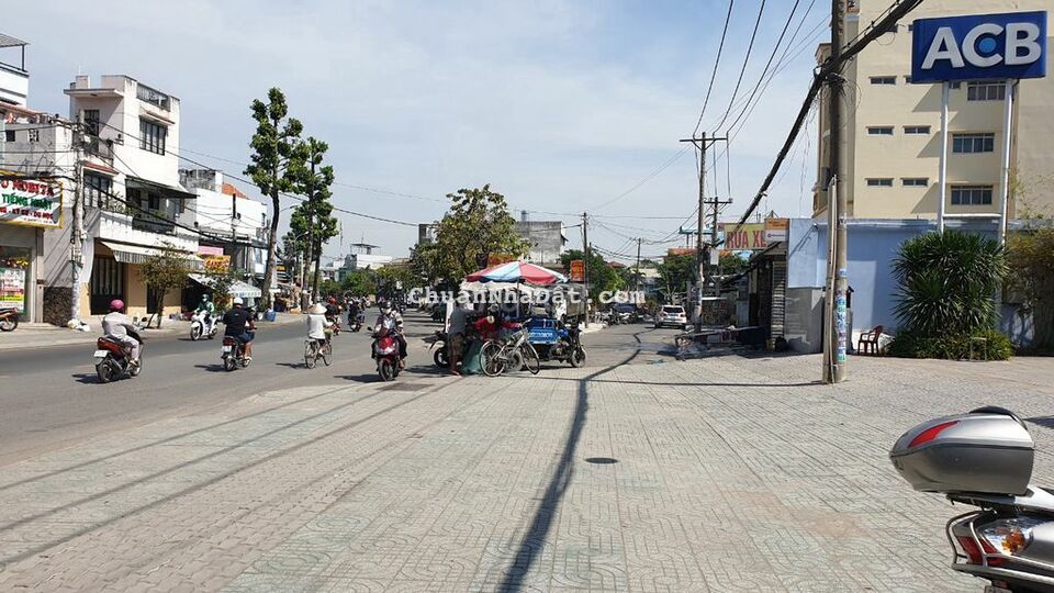 Nhà lầu 5x18m mặt tiền Nguyễn Ảnh Thủ, gần chợ Bà Điểm - Hóc Môn