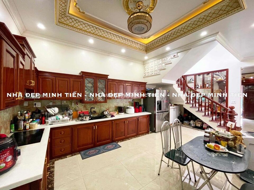 Nhà 4 tầng sân cổng 90m2 khu phân lô 193 Văn Cao