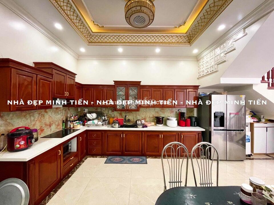 Nhà 4 tầng sân cổng 90m2 khu phân lô 193 Văn Cao