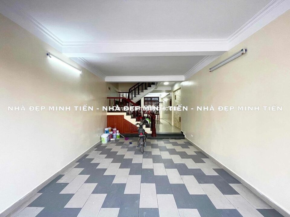 Nhà 4 tầng dân xây mặt đường 30m khu 193 Văn Cao chỉ 6.8 tỷ