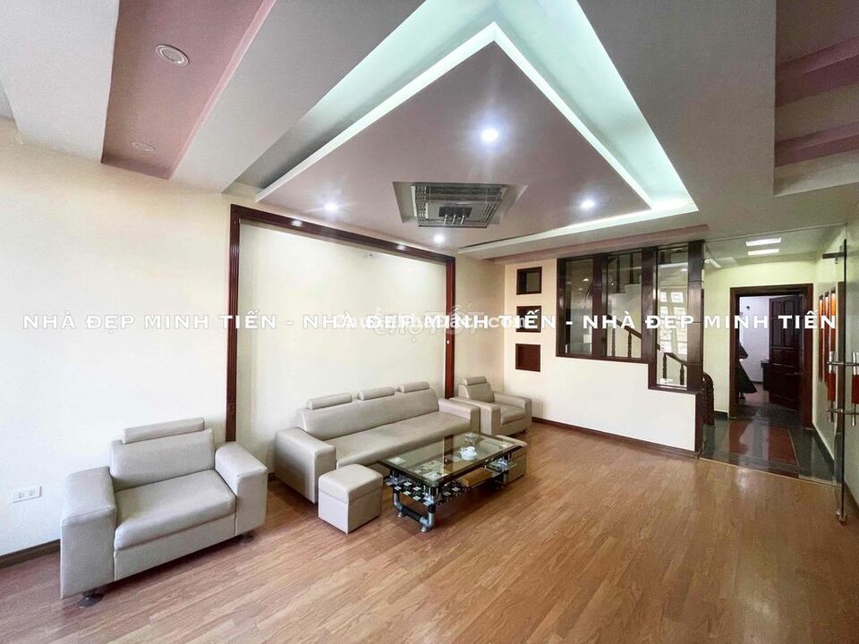 Nhà 4 tầng dân xây mặt đường 30m khu 193 Văn Cao chỉ 6.8 tỷ