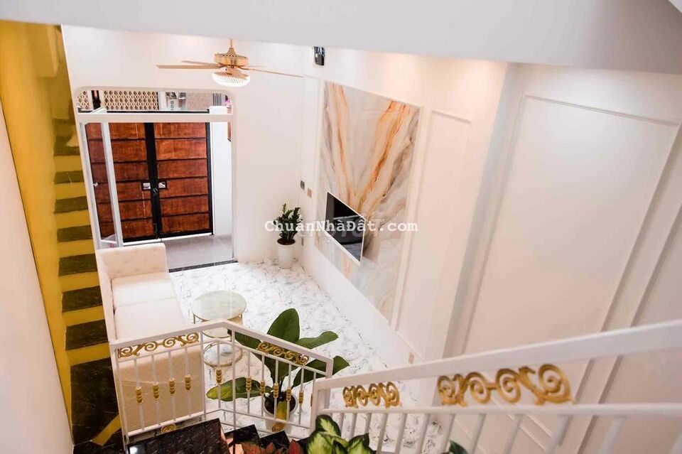 BÁN NHÀ KIỆT OTO ÔNG ÍCH KHIÊM THÔNG NGUYỄN VĂN LINH