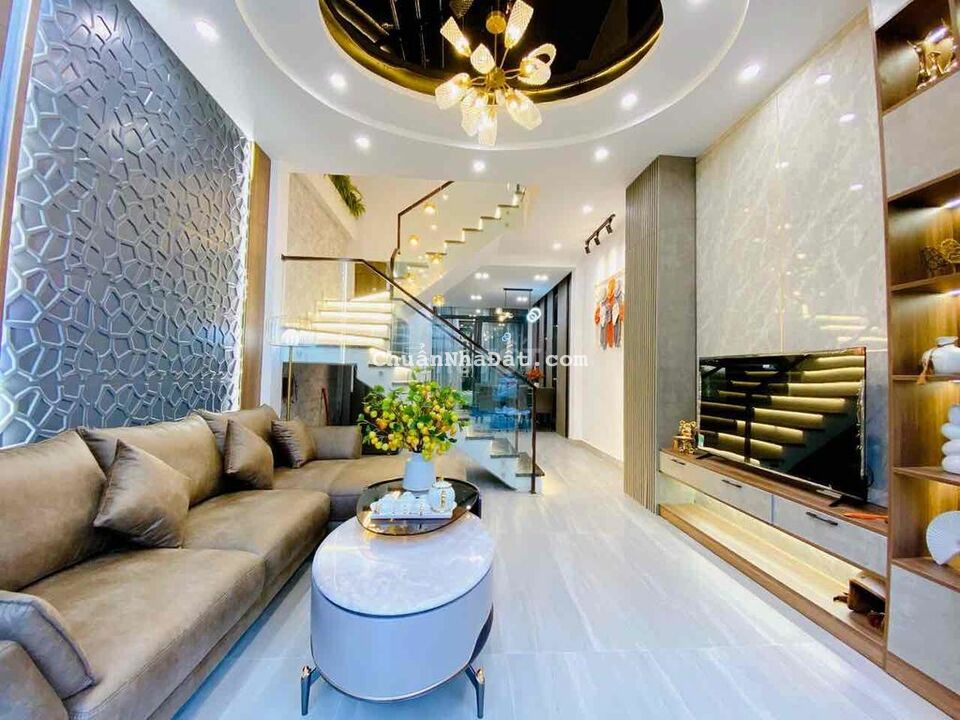 Nhà 3 Tầng Cực Đẹp Mặt Tiền Đinh Công Tráng HC