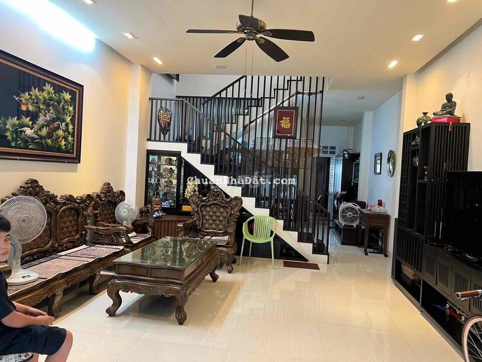 nhà đẹp 2 tầng mặt tiền 5m5 Lê đại hải châu nhà đẹp 2 tầng mặt tiền 5m5 Lê đại hải châu