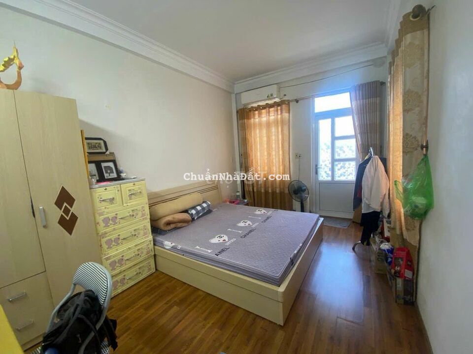 *** căn nhà lô góc 3 tầng trung tâm phố đi bộ phường Hạ Lý