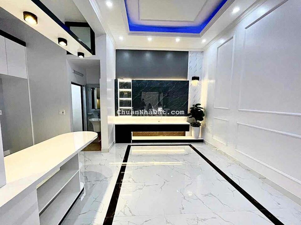 Nhà mới giữa trung tâm thành phố, đi đúng 1p ra nhà hát lớn