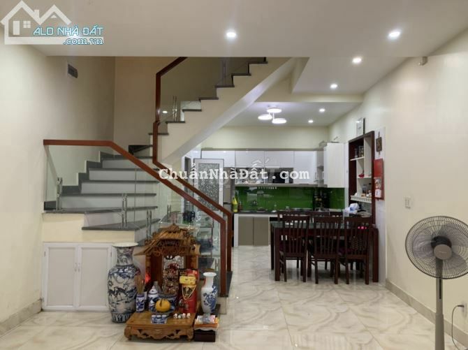 SỞ HỮU NGAY CĂN NHÀ MẶT ĐƯỜNG HẠ LÍ 4 TẦNG CHẮC CHẮN CÒN MỚI TINH