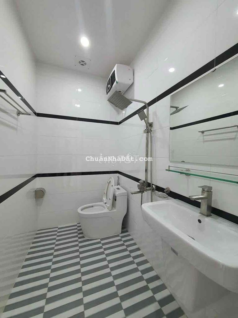 Nhà ngay ngã 3 sở dầu 50m x 4 tầng sau nhà md