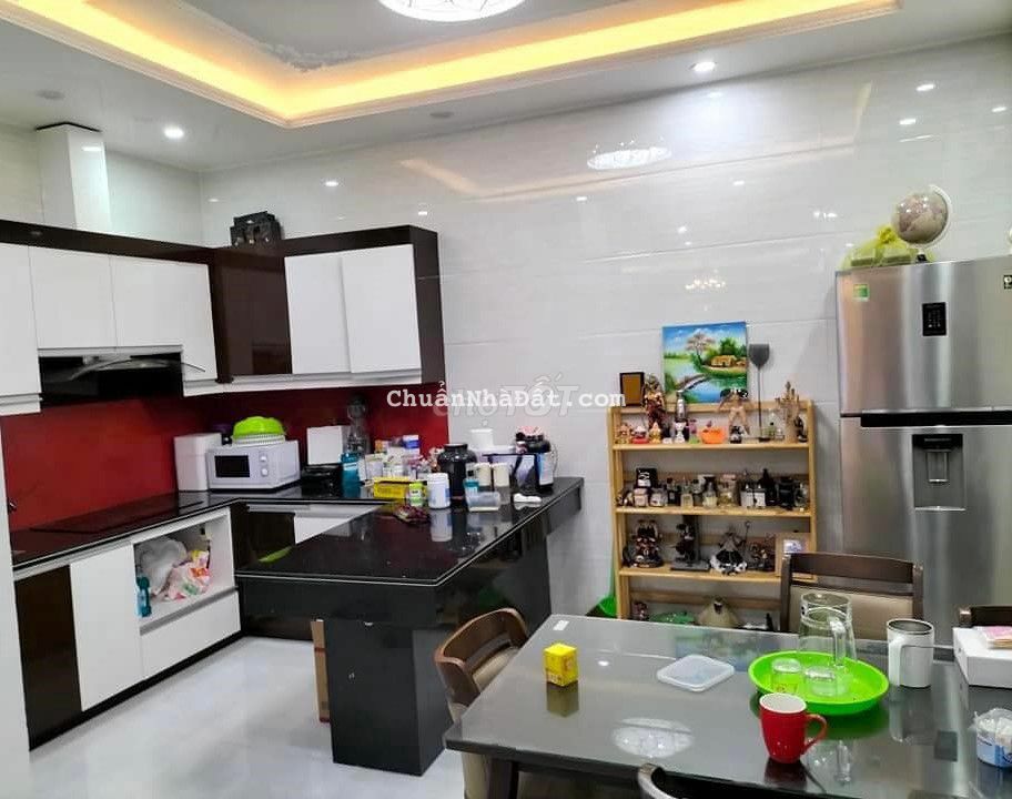 Cần bán nhà 3 tầng 60m2 đường 11m tdc Xi Măng, Sở Dầu, Hồng Bàng.