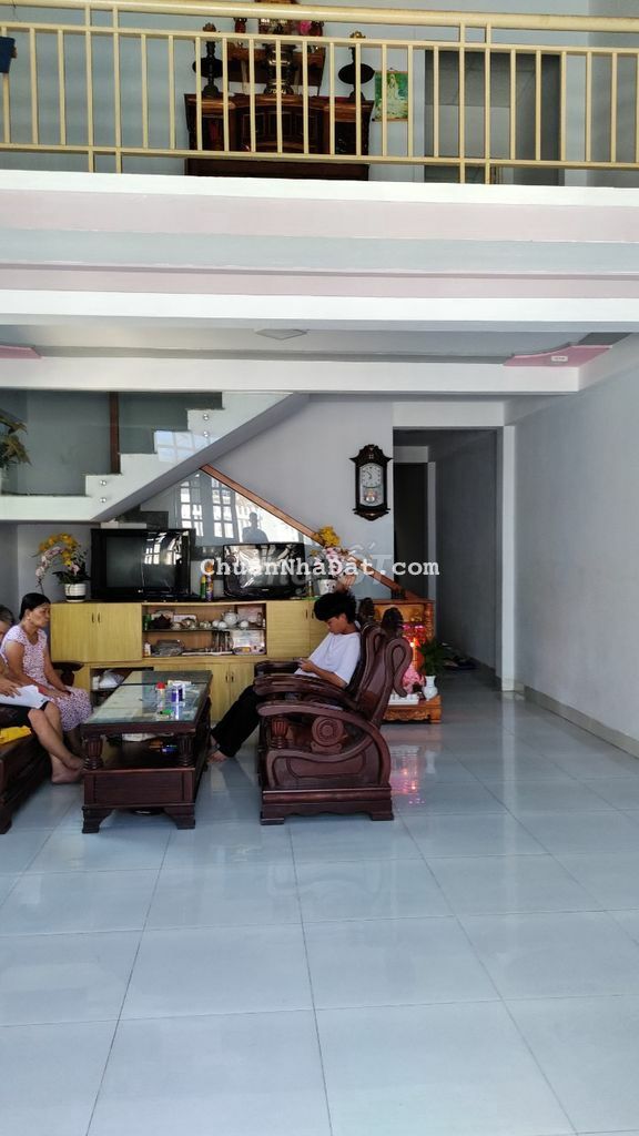 Nhà đối diện chợ hoà khánh giá rẻ bất ngờ