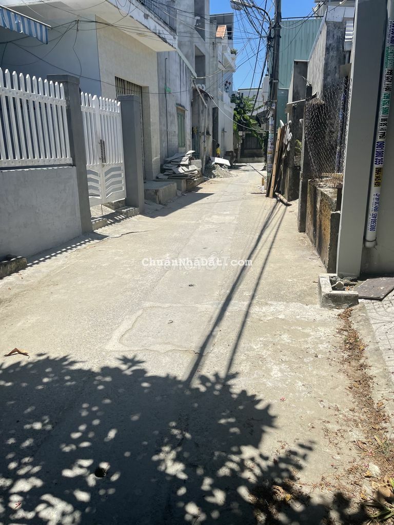 Nhà đối diện chợ hoà khánh giá rẻ bất ngờ