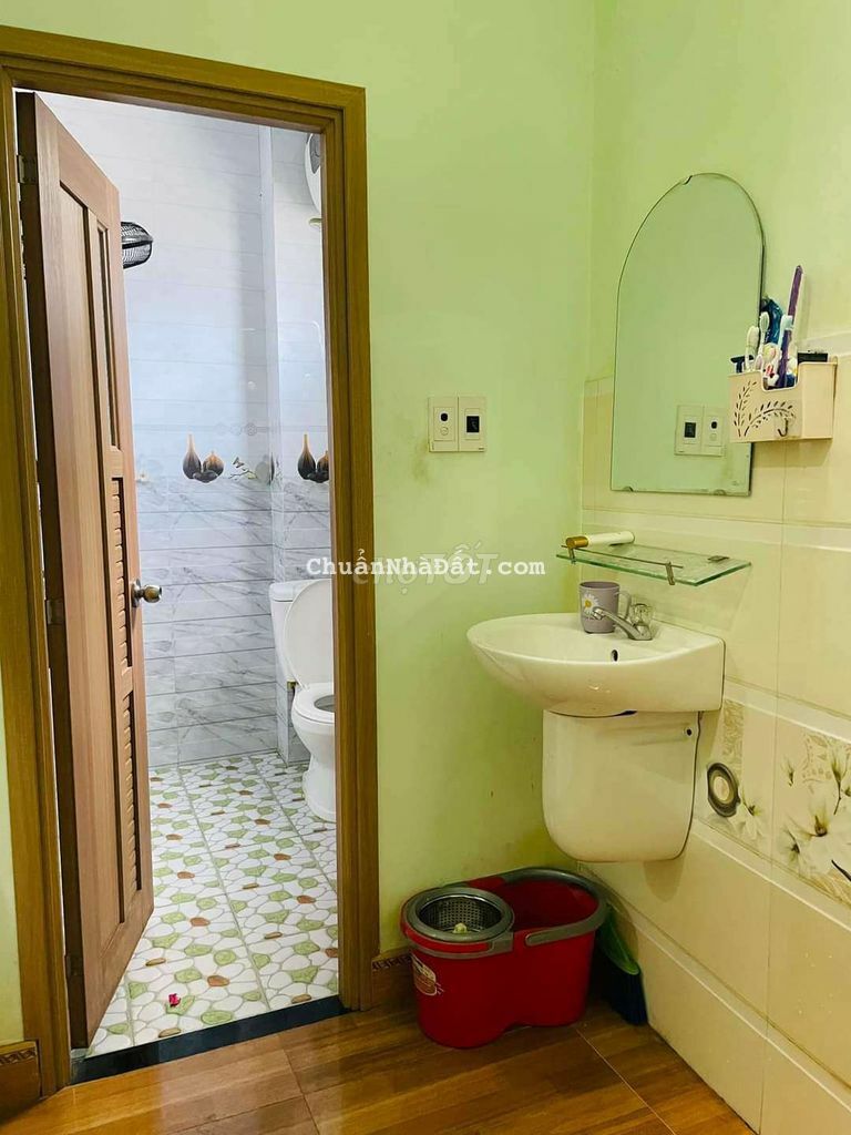 Bán nhà 2 tầng kiệt thông Hoàng Văn Thái