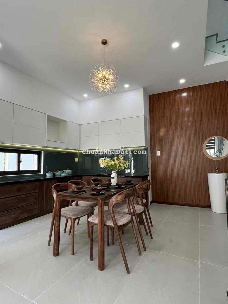 Nhà 2 mặt tiền hoà minh