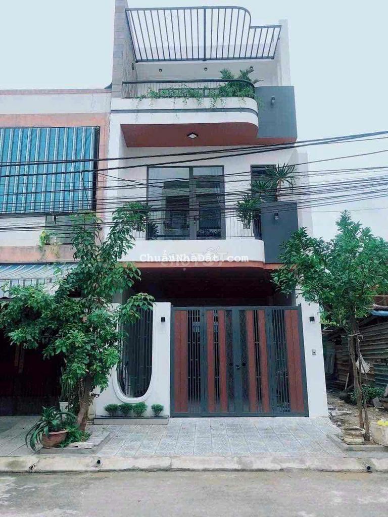 Cần bán nhà 3 tầng đấu lưng Hoàng Thị Loan