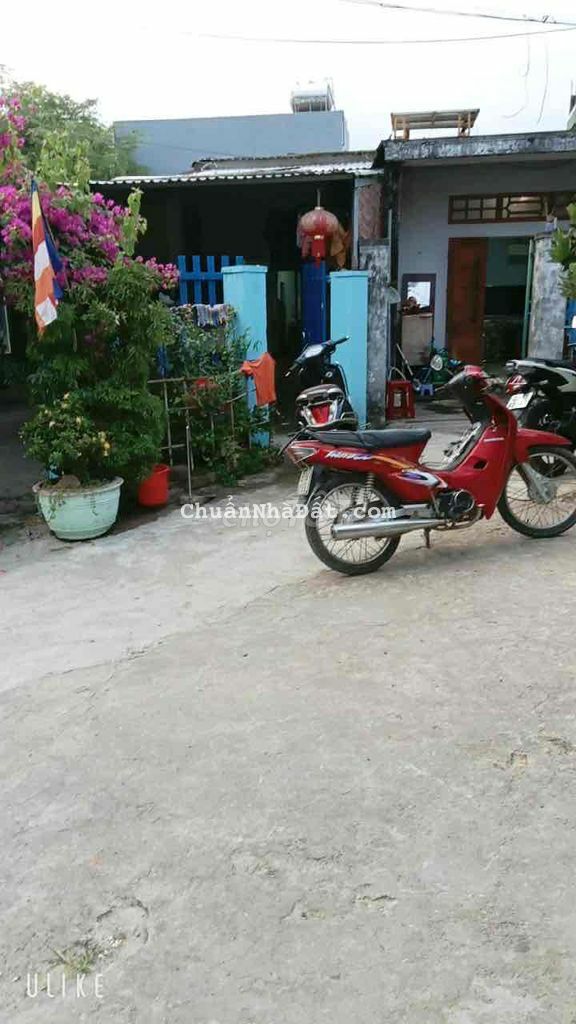 Nhà sau lưng uỷ ban cũ Hoà Hiệp Nam