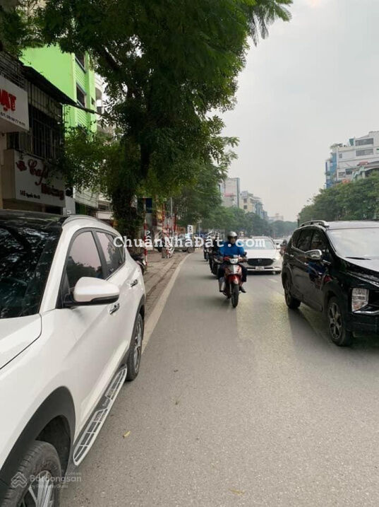 Bán nhà Nguyễn Văn Cừ 250m2, mặt tiền 11m - vị trí cực vip - ô tô thông - giá đầu tư