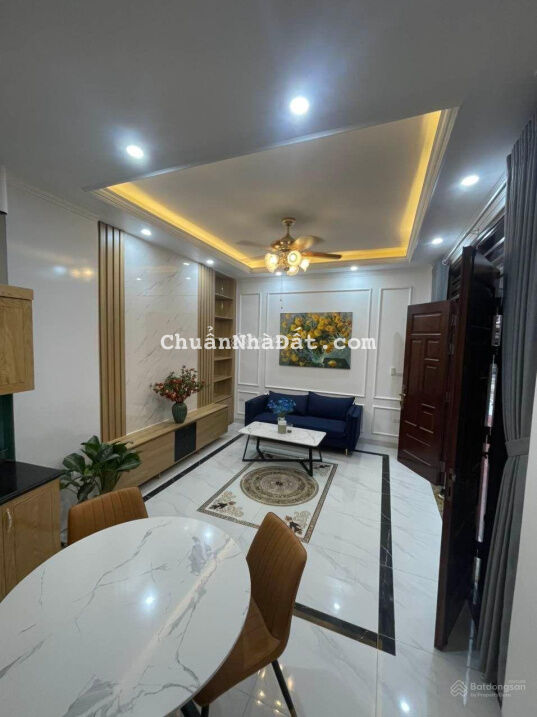 Bán nhà đẹp phố Gia Quất Ngọc Lâm, 32m2, 5 tầng, giá 3.2 tỷ, 0981092063