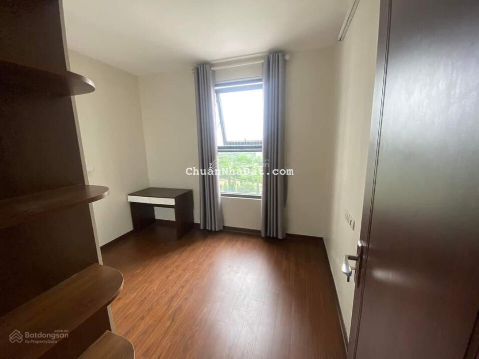 Bán nhà - Nguyễn Văn Cừ DT33m2 MT3,9m - 5tầng - 3,1tỷ. sách vali về ở luôn - nhà ở sướng sát trường