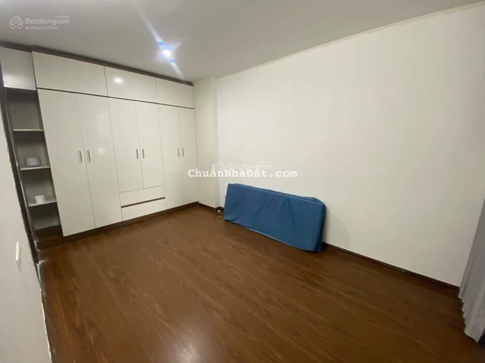 Bán nhà - Nguyễn Văn Cừ DT33m2 MT3,9m - 5tầng - 3,1tỷ. sách vali về ở luôn - nhà ở sướng sát trường