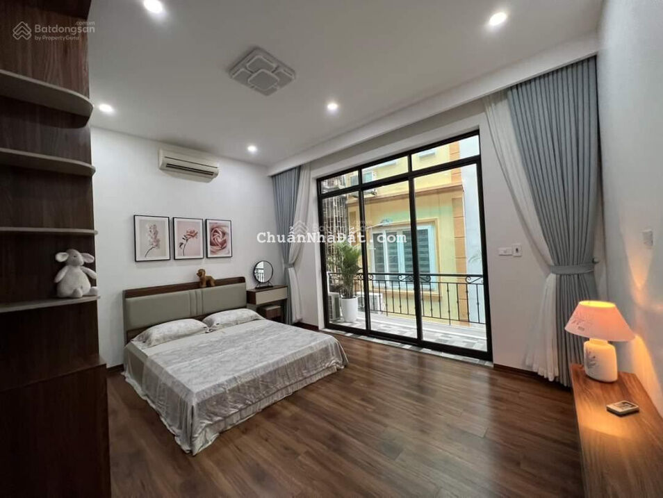 Bán nhà Ngọc Thụy - Gần cầu Chương, 35m2, 5 tầng, ô tô đỗ cửa, tặng nội thất, 3.2 tỷ, 0967 182 629