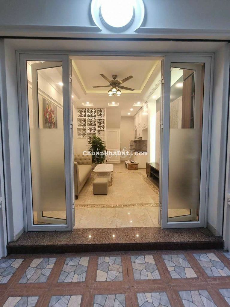 Bán nhà 5 tầng ngay cầu vĩnh tuy 32 m2 xây 5 tầng