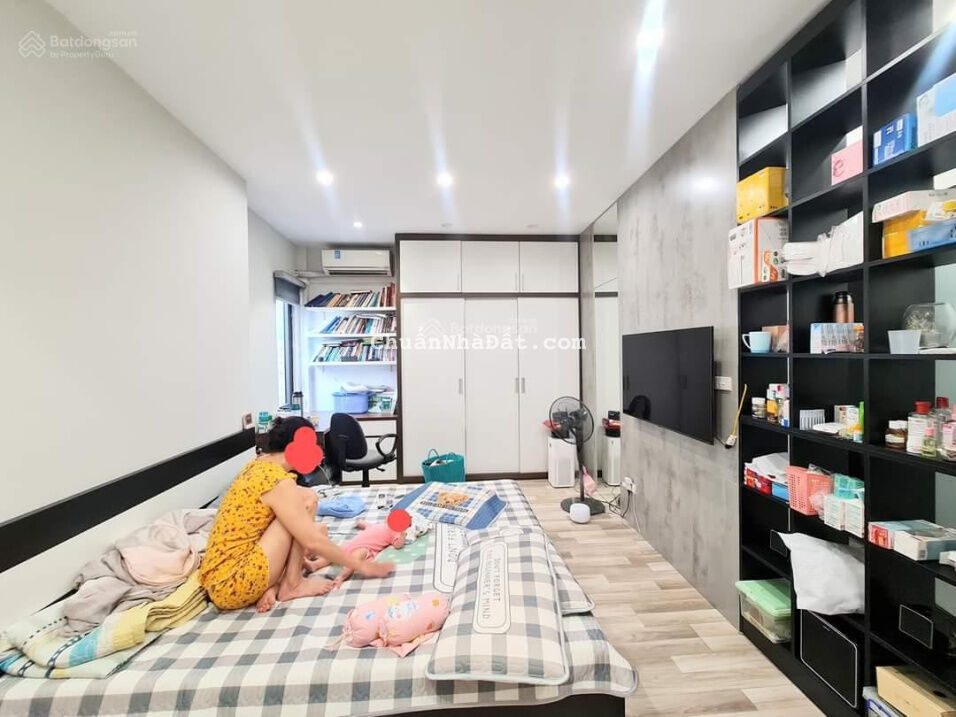 Bán nhà Gia Thụy - Nguyễn Văn Cừ, 35m2, 5 tầng, ô tô đỗ cửa, tặng nội thất chỉ 3.5 tỷ, 0967182629