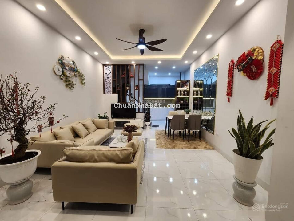 Bán nhà Ái Mộ, Quận Long Biên 35.8m2, 5 tầng, 3.6 tỷ, sát phố, 0816.664.860